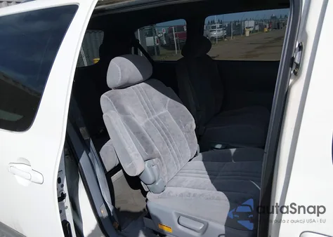 2001 Toyota Sienna Le from USA, damaged, VIN 4T3ZF13C71U365984